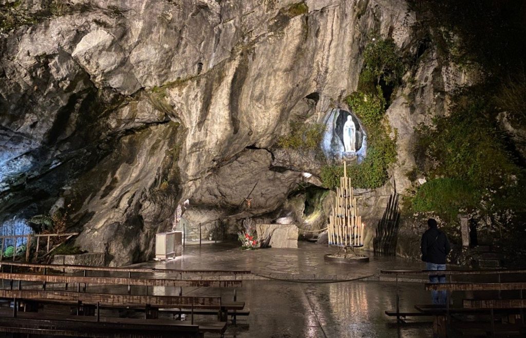 LOURFDES Y ARAGONLourdes1